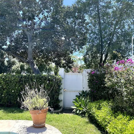 Unique In With Golf Views Vila